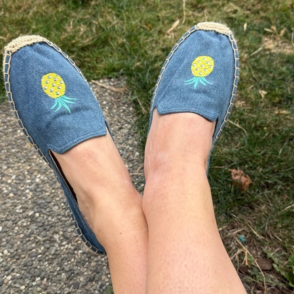 SOLUDOS Embroidered Pineapple Slip-on Espadrilles NWOB Size 9